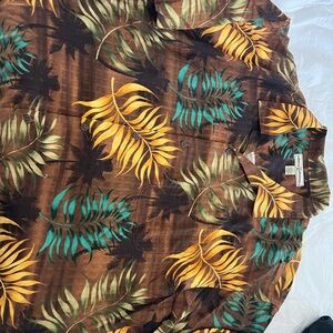 Vintage Tommy Bahama Men’s 100% Silk Shirt